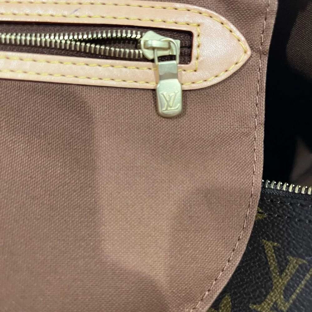 Louis Vuitton Monogram Speedy 40 Handbag in Brown - Picture 9 of 17